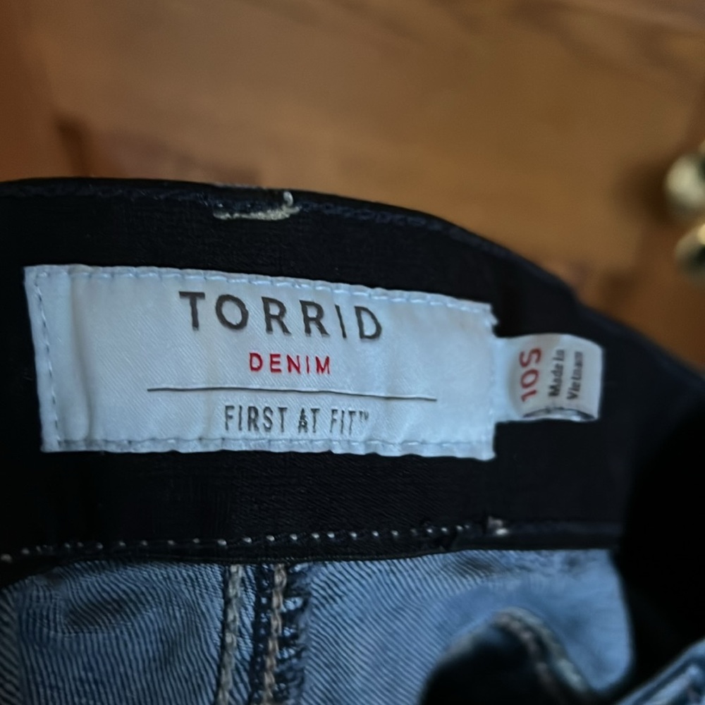 Torrid Bombshell Jeans - Picture 3 of 3